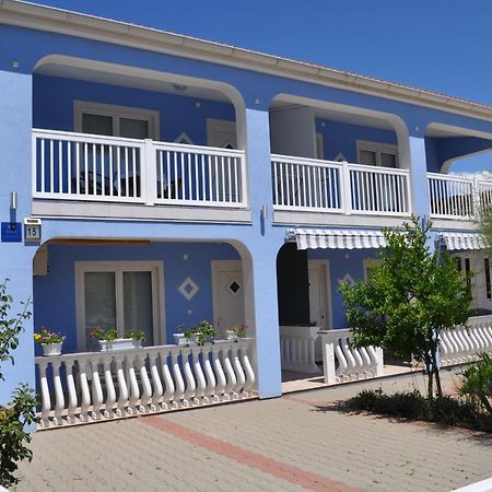 Marina Apartments Vir Esterno foto