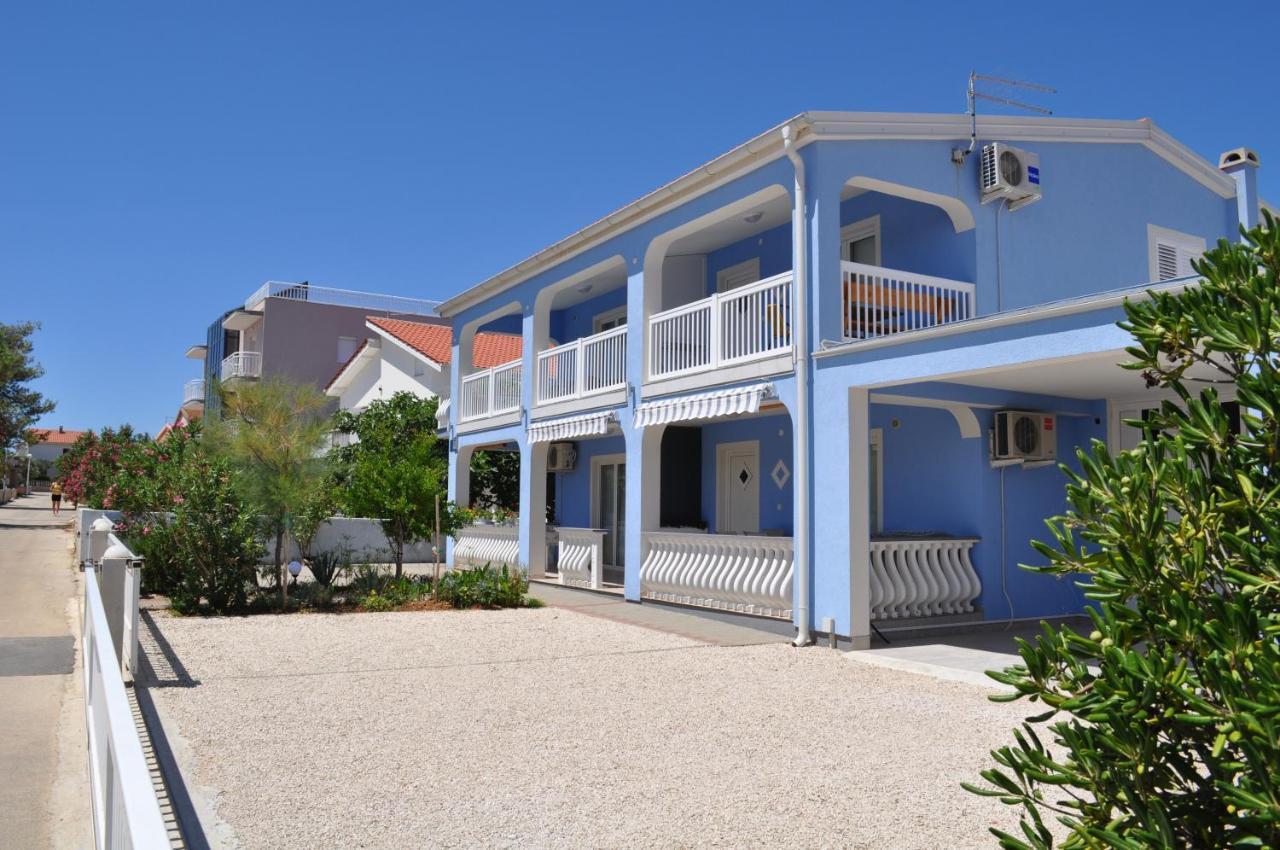 Marina Apartments Vir Esterno foto